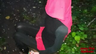 Hot parodia Sabrina Spellman, risolve il cubo di Rubik mentre fa un pompino nel bosco! Jenny Pink