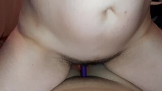 Дрочим вибратором наши волосатые киски с громкими стонами и сладкими оргазмами - IkaSmokS