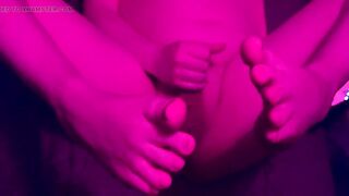 Trans cutie strokes her weenie and puts her feet in your face