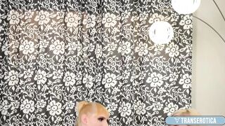 Mesmerizing TS Blondes Nikki Lilith & Nikola Ophan Screw!