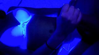 Cheating Girlfriend Gives Boyfriend's Ally Quick Tugjob!