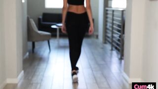 Jogging Bang Toy Brings Home Rod To Fill Her Perspired Twat