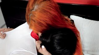 Chequeo medico con una enfermera muy cachonda termina en sexo lesbico salvaje - AMBAR PRADA
