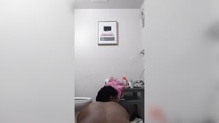 Splish splash with all dat booty