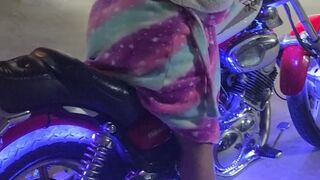 No thing gets me hornier than hot motorbikes