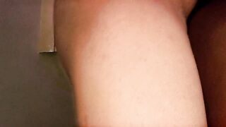 Comendo o cu da safada sem dó e nem piedade