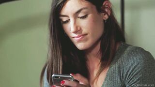 Noe Milk and Julia Roca scissoring