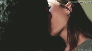 Noe Milk and Julia Roca scissoring