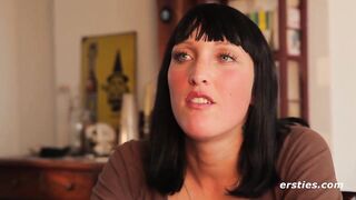 Die dominante Paula lasst sich von Minka verwohnen