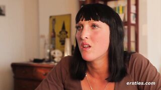 Die dominante Paula lasst sich von Minka verwohnen