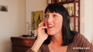 Die dominante Paula lasst sich von Minka verwohnen