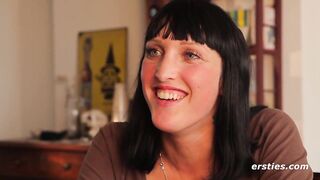 Die dominante Paula lasst sich von Minka verwohnen