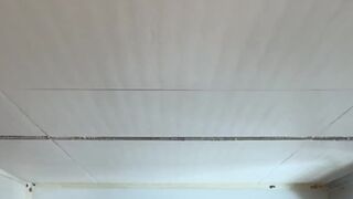 J’éjacules partout dans ma douche!