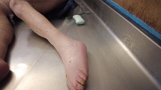 Split Splash Disabled Stud Takes a Baths with a Glad Ending