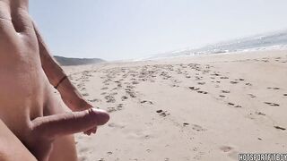 Public Beach Masturbation Risk: My Pretty Jock Likes It!