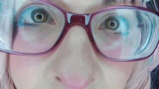 HOT SEXY ASMR EAR SUCKING GAMERGIRL