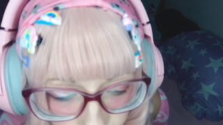 HOT SEXY ASMR EAR SUCKING GAMERGIRL