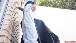 Giant spunk flow - Hawt Chap cums in a risky place