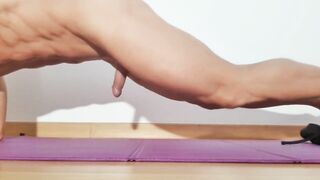 5 minutes of Masturbation / Core / Abs Training ending with a good spunk flow - accept the defiance?