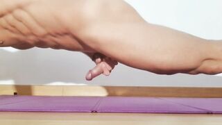 5 minutes of Masturbation / Core / Abs Training ending with a good spunk flow - accept the defiance?