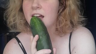 PLAYING WITH A CUCUMBER - Fansly - starjoannaxxx