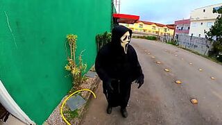 Linda big beautiful woman é fodida com força por intruso tarado no Halloween