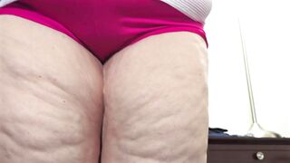 Camera chap wanking cum on bubble ass plump mother i'd like to fuck in leggings working out butt shorts - ssbbw