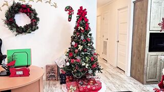 I stroke the delivery guy on the chicken salad and eat his cum, this guy lick my large chubby vagina - big beautiful woman car