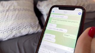 TRADISCO mio marito con il suo AMICO COL CAZZO GROSSO (mi ha mandato la foto ????)