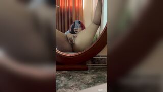 me corro en el espejo