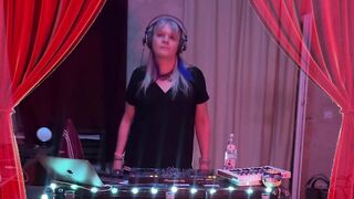 AnnaCentauri Hawt DJ Dance