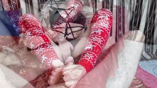 Recent Year's footjob for his boss