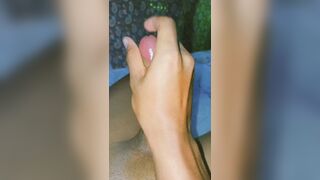 Me masturbo hasta sacarme la leche, pero preferiría venirme dentro de un coño