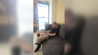 Trans whore cums on her own face