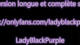 VOST engl - Cet inférieur soumis nu et chaste est dans le coffre.