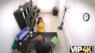 VIP4K. Mia Evans wish a fresh apartment? Entice the loan officer then!