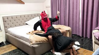 Demon bangs nun & cums in her mouth.mp4