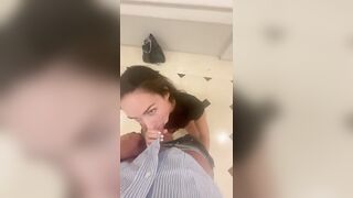 Bonne pipe dans hall d’immeuble parisien