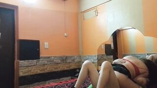 I filmed with my cell phone how I rode with my boyfriend in cheap mote