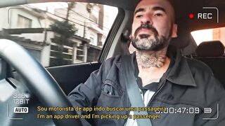 Motorista de app flagra passageira se masturbando por trás!