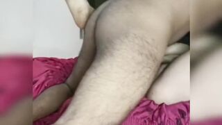 Él me jode para que no se lleve mis cosas, todo sin metro