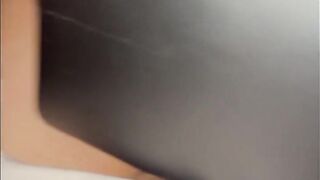 APPLE LAPTOP GIVES ME TOP (SLOPPY SPUNK FOUNTAIN)