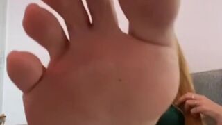 Admire the feet of this dominatrix whilst that babe touches herself and u ARE a loser watching her