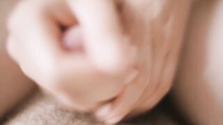 меня лишают девственности крупным кадром