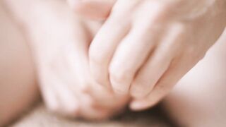 меня лишают девственности крупным кадром