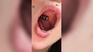 JanaSparksxx swallows entire gummies for her vore fans