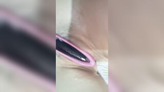 Latin babe se masturba