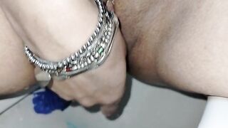 Latin pair pee for everybody with fetish