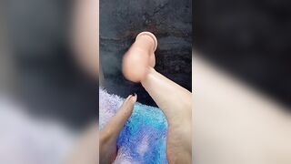 FOOTJOB e TUGJOB al mio CAZZONE. Joi