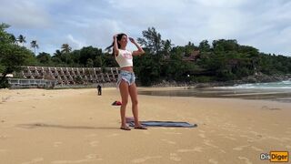 Забрался в окно к незнакомке, пока она отдыхала и трахнул её